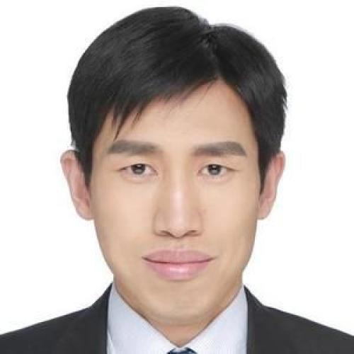 Weisheng Zhao headshot