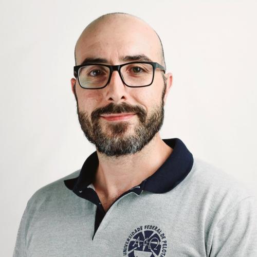 Guilherme Corrêa Headshot