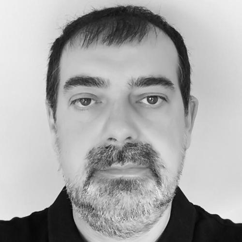Luis Hernandez headshot