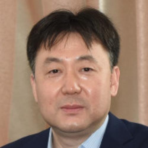 Houqiang Li headshot