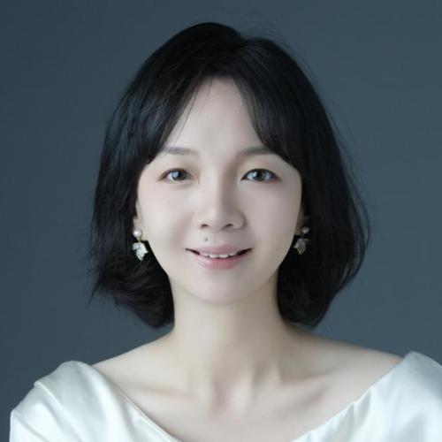 Yan Liang headshot