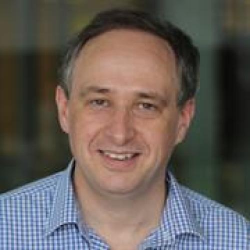 Stuart Perry headshot