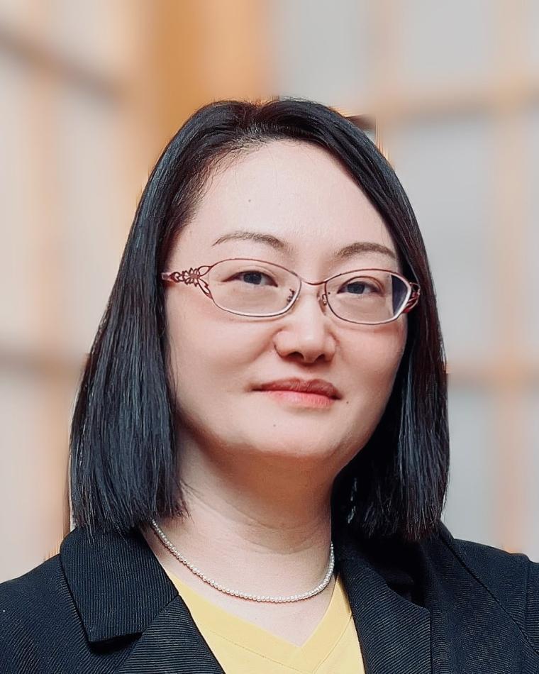 Yi (Estelle) Wang headshot