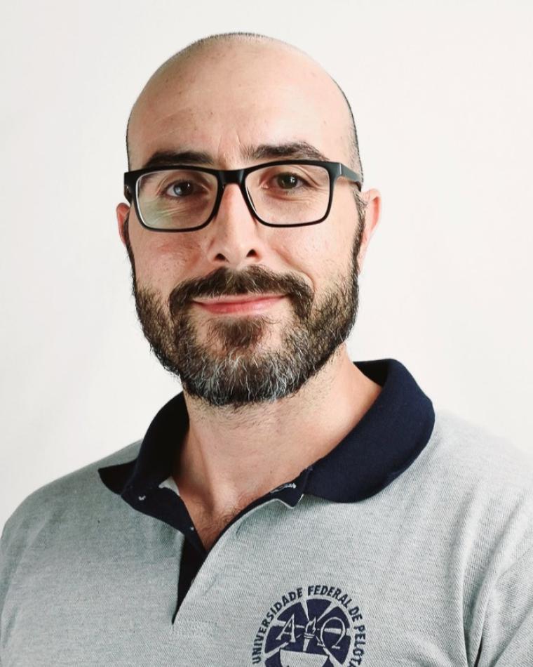 Guilherme Corrêa Headshot