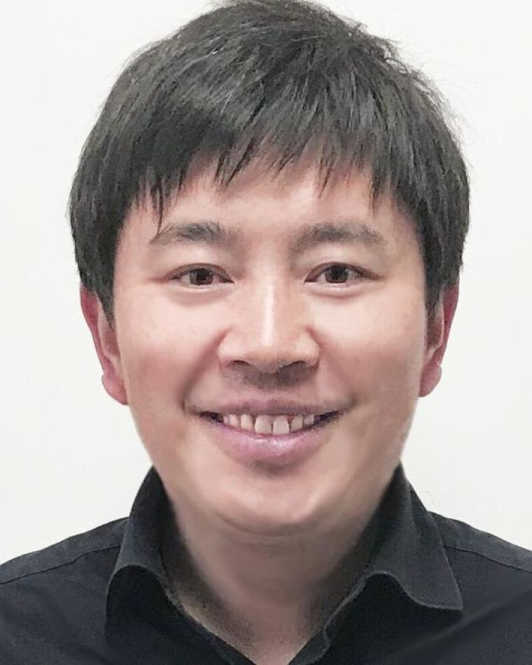 Richang Hong headshot