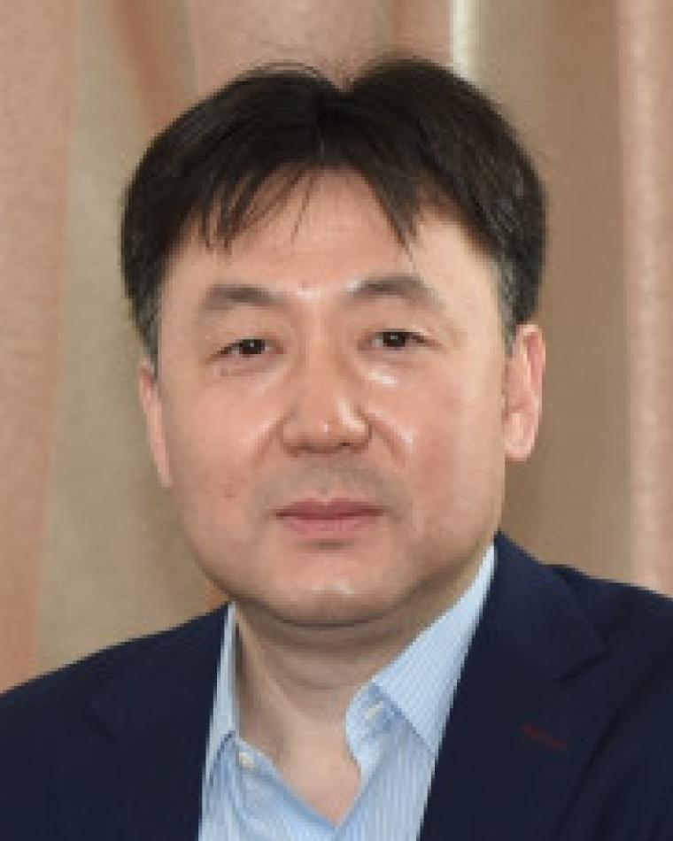 Houqiang Li headshot