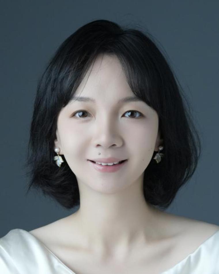 Yan Liang headshot